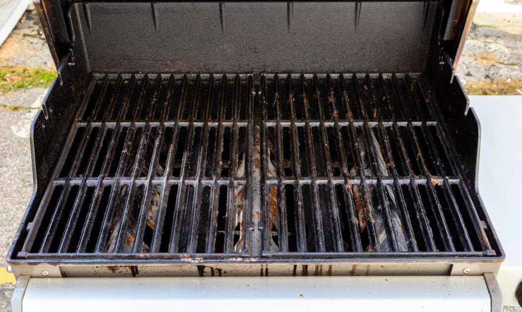 picture of a dirty grill
