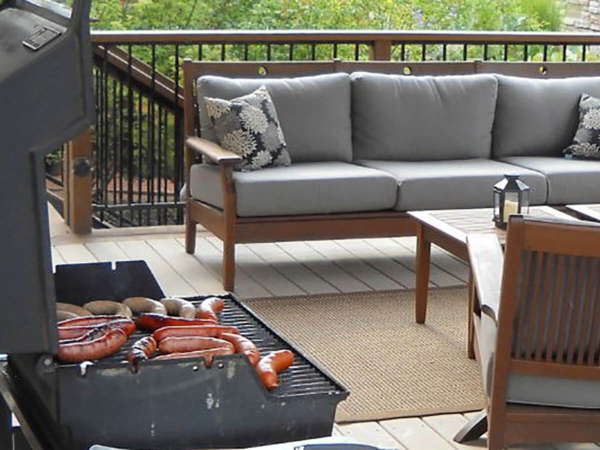 Barbeque and a Blast - DeckTec Outdoor Designs