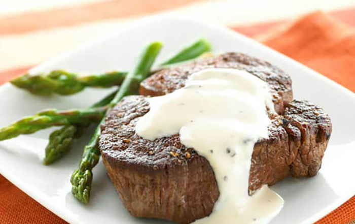 steak au poivre with asparagus