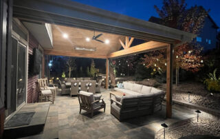 outdoor patio with roof cover